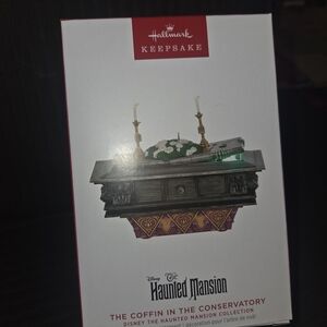 Hallmark Keepsake Disney Haunted Mansion Coffin In Conservatory Ghost Ornament